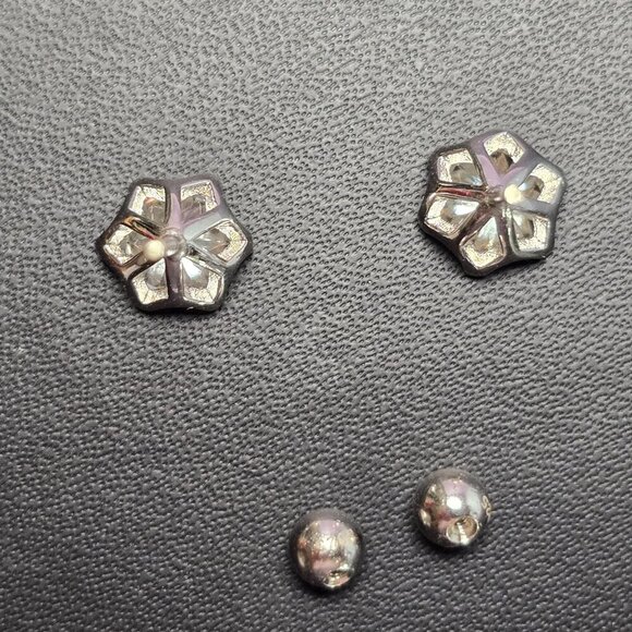 Moissanite 1 Carat 925 Sterling Silver Round Cut Stud Earrings - Picture 4 of 6